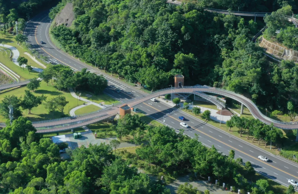 landscape image of Zhuhai Ban Zhang Mountain Bridge with surround landscape and road