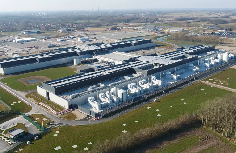 Areal view of the data centre surrounded by green space